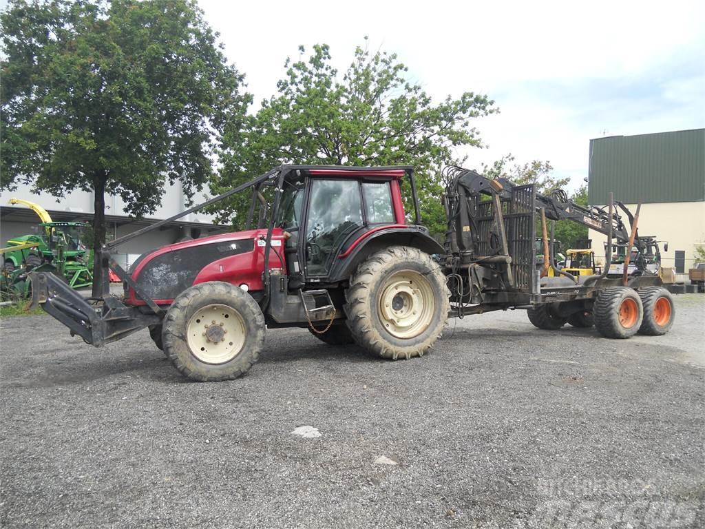 Valtra T121 Cranes and loaders