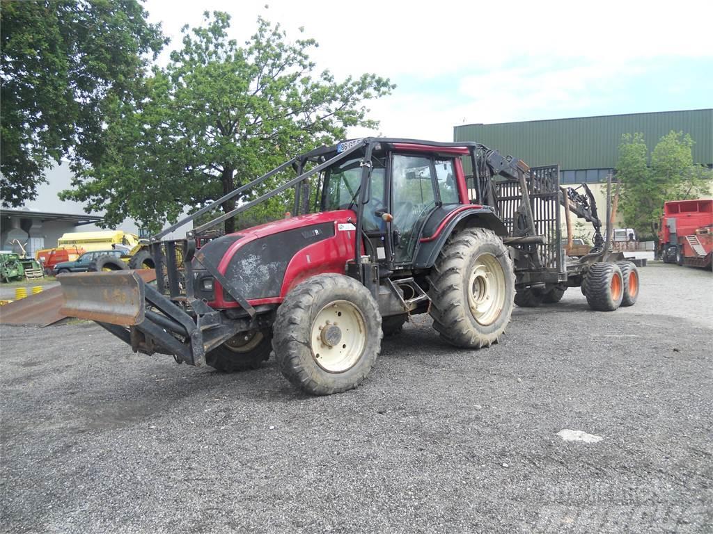 Valtra T121 Cranes and loaders