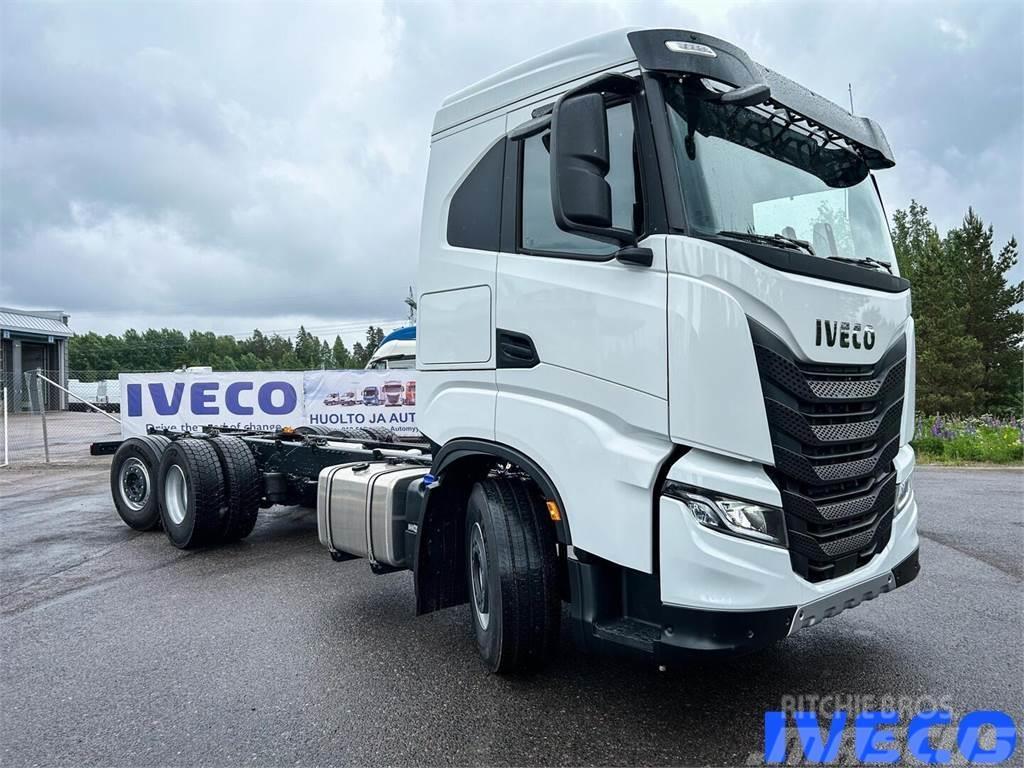 Iveco X-WAY Camiões de chassis e cabine