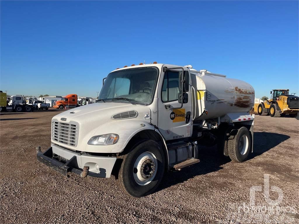 Freightliner M2106 Auto-tanques
