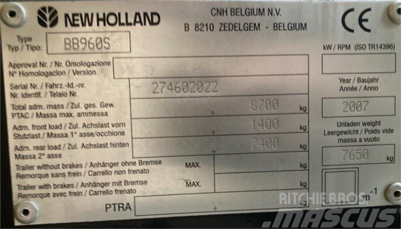 New Holland BB 960A M. Parkland ballevogn Enfardadeira de fardos quadrados